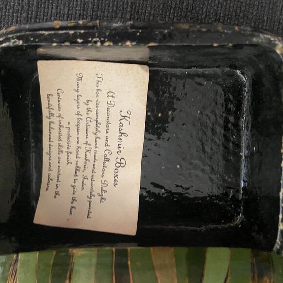 Kashmiri Paper Mache Jewelry Box - Picture 6 of 6